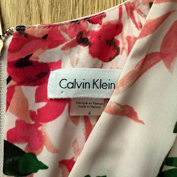 Calvin Klein v neck dress - Picture 2 of 2